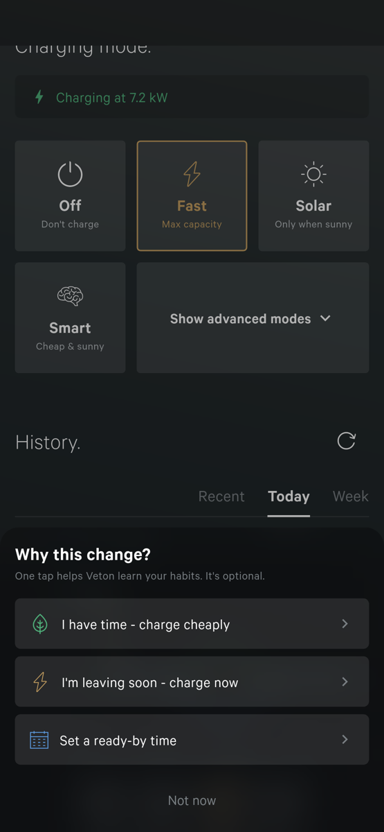 Het venster Why this change? dat omhoogschuift na het verlaten van Smart voor Fast, met de regel One tap helps Veton learn your habits. It's optional, de opties I have time, charge cheaply; I'm leaving soon, charge now; Set a ready-by time; en een link Not now