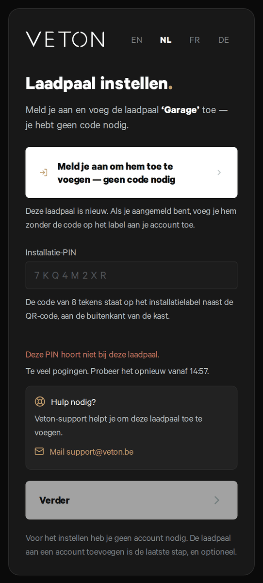 De installatiepagina na 5 geweigerde codes: het veld "Installatie-PIN" grijs, de regel "Te veel pogingen. Probeer het opnieuw vanaf 14:57." en het blok "Hulp nodig?" met een link om Veton-support te mailen.